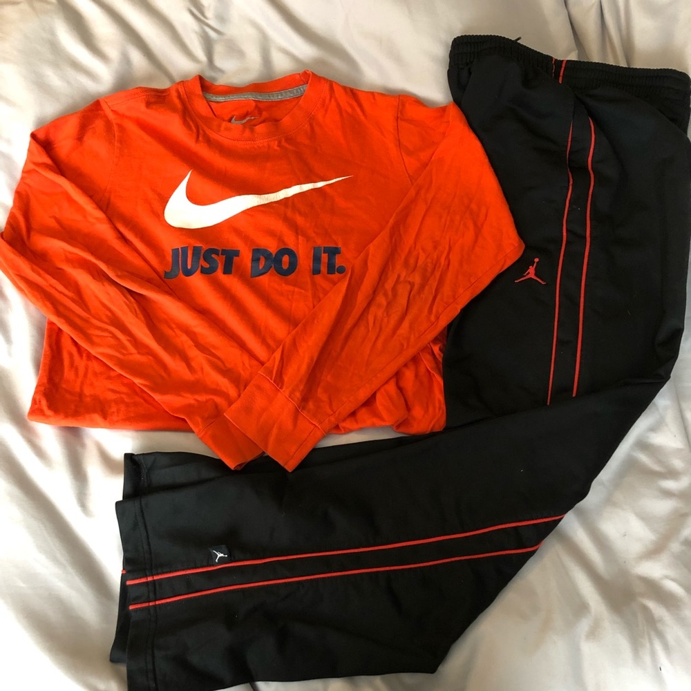 Boys Nike top and bottom Jordan  size large